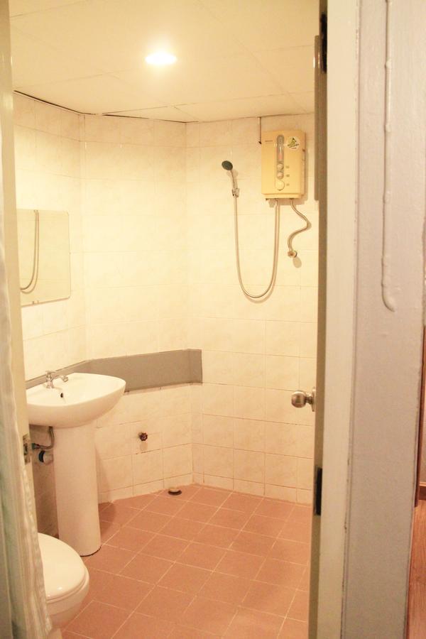 โรงแรมเรือนทิพย์ เชียงราย Ruean Tip Hotel Zimmer foto