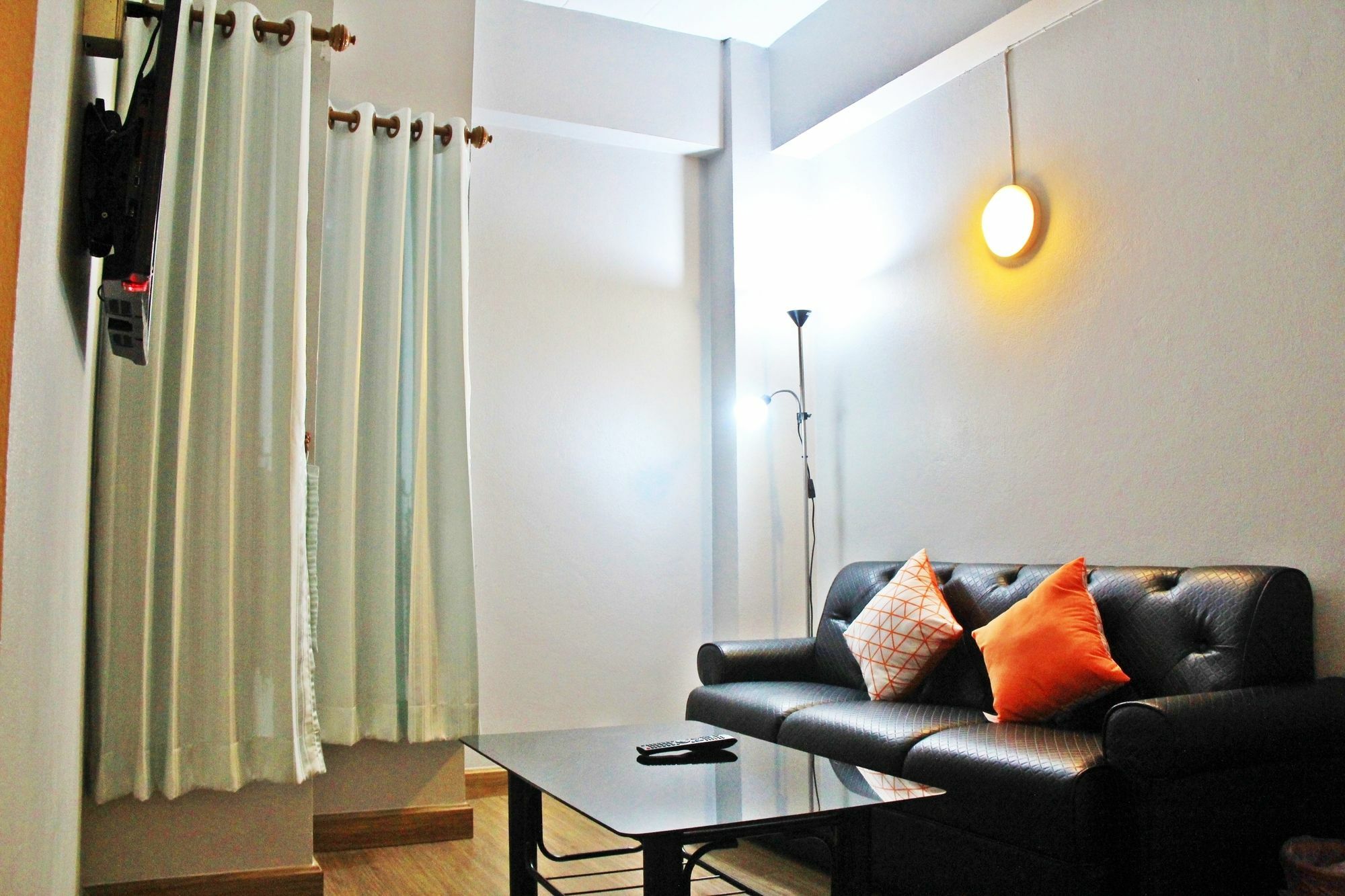 โรงแรมเรือนทิพย์ เชียงราย Ruean Tip Hotel Exterior foto