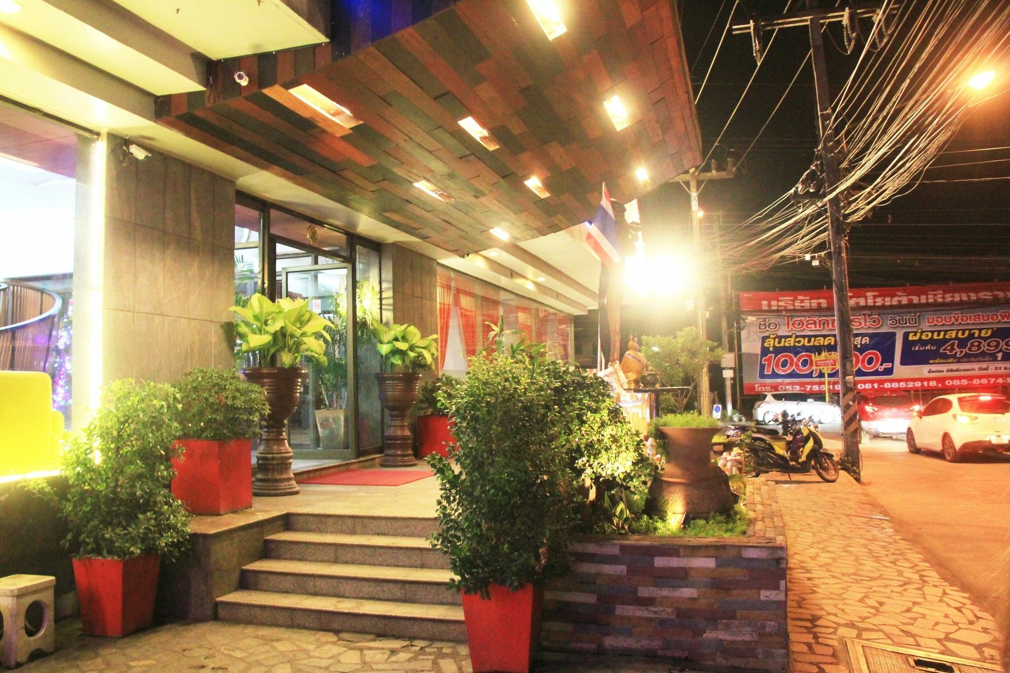 โรงแรมเรือนทิพย์ เชียงราย Ruean Tip Hotel Exterior foto